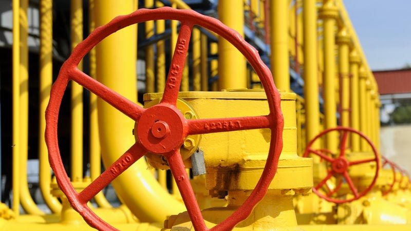 Odpojení od ruského plynu by mělo významný dopad až v příští topné sezoně, tvrdí MF